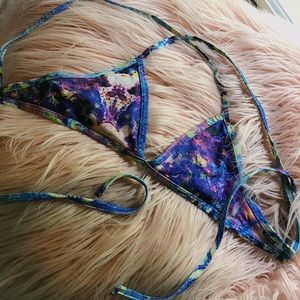 Jolyn • Printed Triangle top